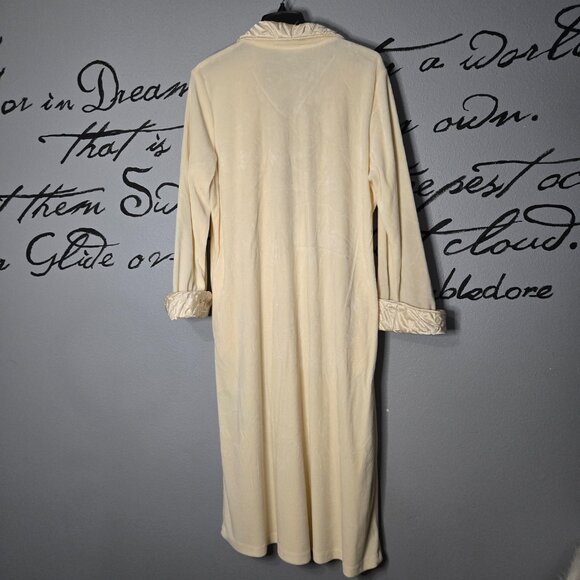 Vintage Nieman Marcus Diamond Tea Ivory Plush Dressing Gown/Robe, Zipper Front - Picture 5 of 7